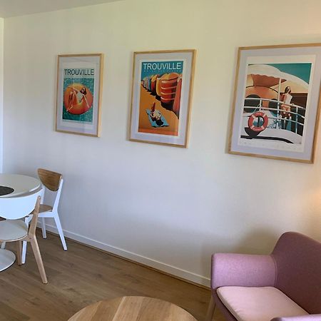 L'Appartement Vue Mer De La Villa Des Rosiers - Trouville Sur Mer Kültér fotó