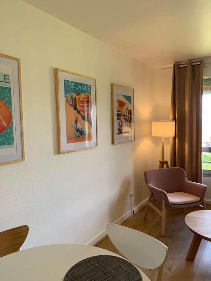 L'Appartement Vue Mer De La Villa Des Rosiers - Trouville Sur Mer Kültér fotó