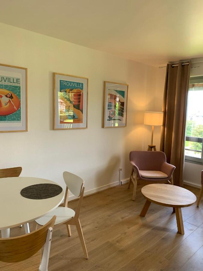 L'Appartement Vue Mer De La Villa Des Rosiers - Trouville Sur Mer Kültér fotó
