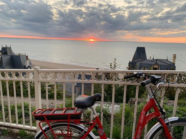 L'Appartement Vue Mer De La Villa Des Rosiers - Trouville Sur Mer Kültér fotó