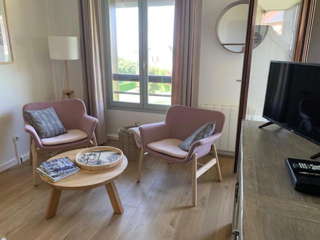 L'Appartement Vue Mer De La Villa Des Rosiers - Trouville Sur Mer Kültér fotó