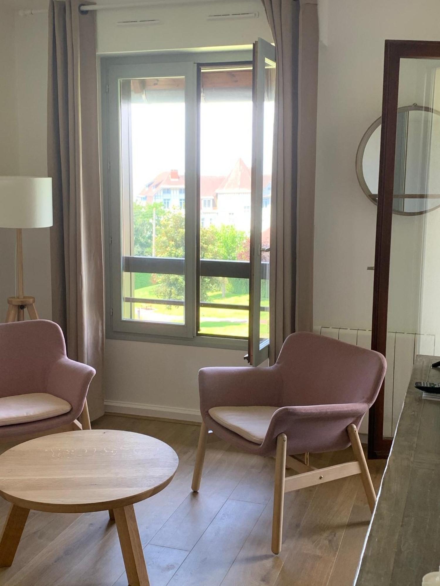 L'Appartement Vue Mer De La Villa Des Rosiers - Trouville Sur Mer Kültér fotó